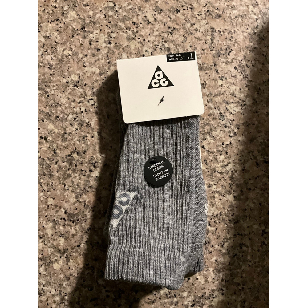 NEW‎ Nike ACG Kelley Ridge 2.0 Grey Crew Trail Hiking Socks Size M